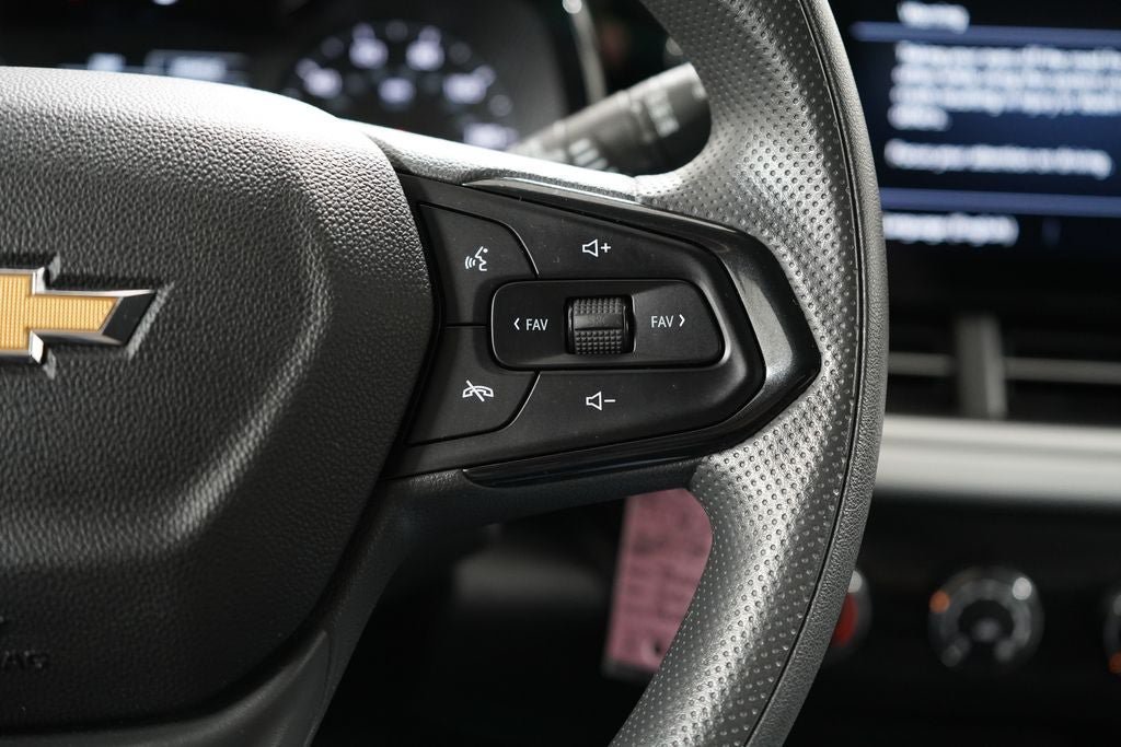 Used 2025 Chevrolet Trax LS FWD image 18