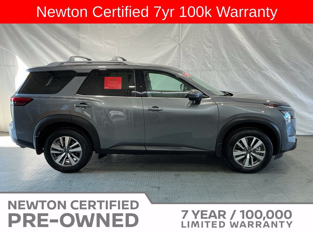 Used 2025 Nissan Pathfinder SL AWD/4WD image 4