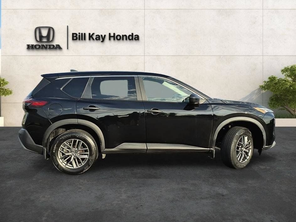 Used 2023 Nissan Rogue S AWD/4WD image 2