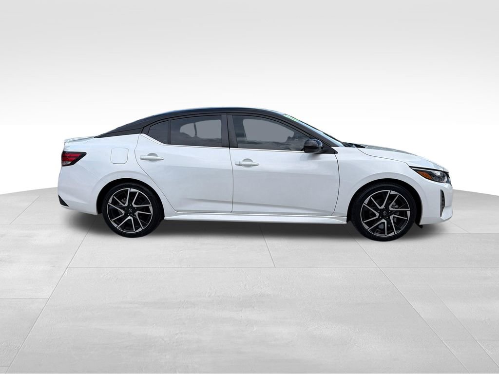 Used 2024 Nissan Sentra SR FWD image 9