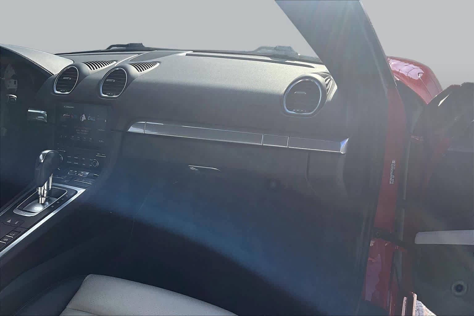 Used 2019 Porsche 718 Cayman RWD image 17