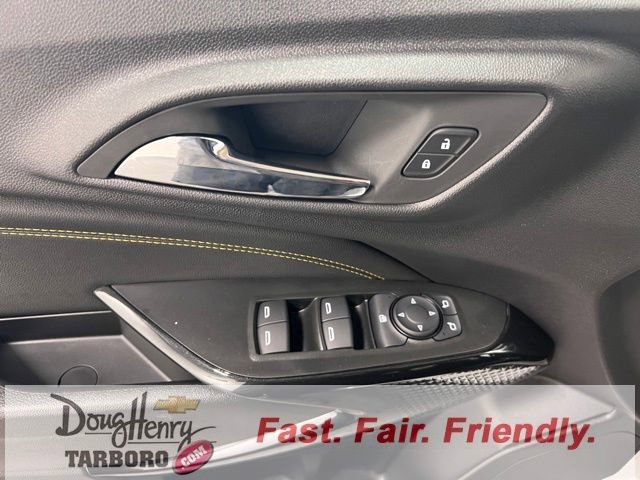 New 2025 Chevrolet Trax LT w/ Sunroof Package image 24