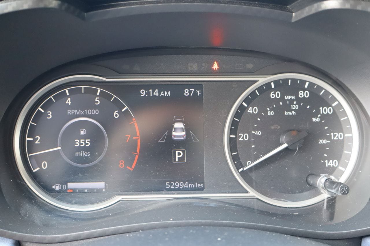 Used 2024 Nissan Versa SV FWD image 8