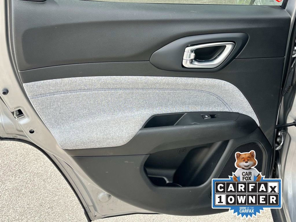 Used 2022 Jeep Compass Latitude image 16