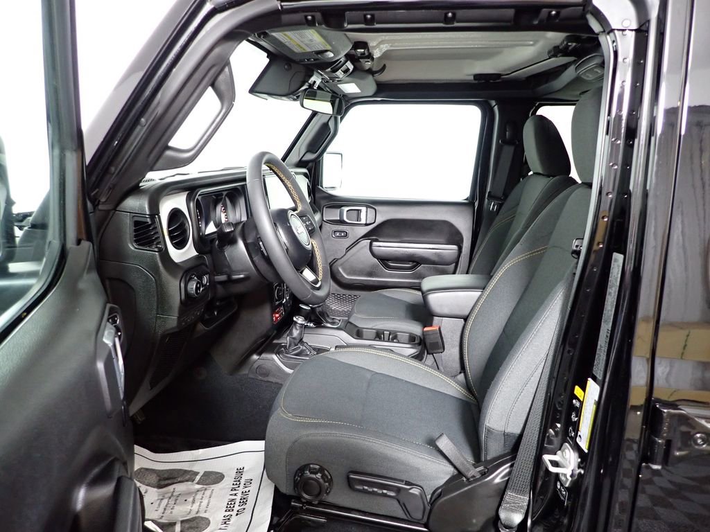 Used 2024 Jeep Gladiator Sport AWD/4WD image 23