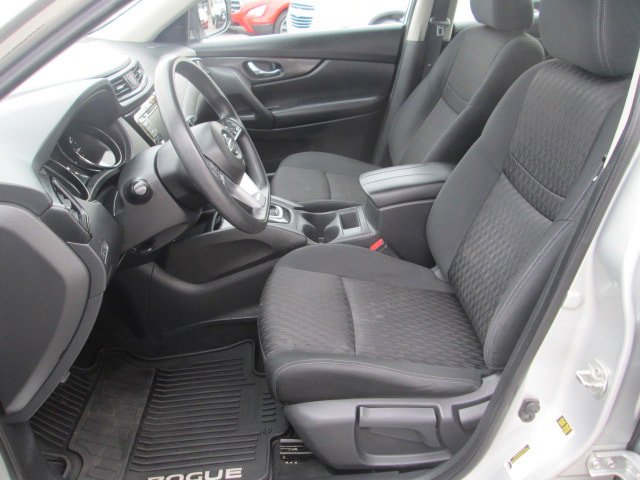 Used 2018 Nissan Rogue S AWD/4WD image 10