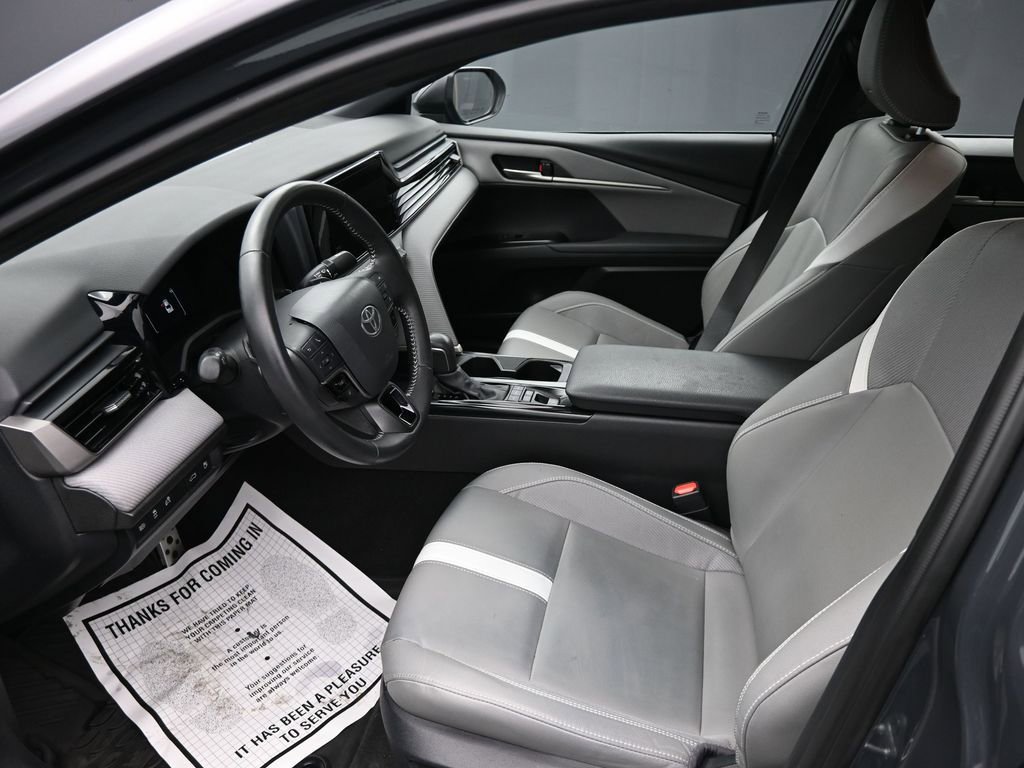 Used 2025 Toyota Camry XSE FWD image 10