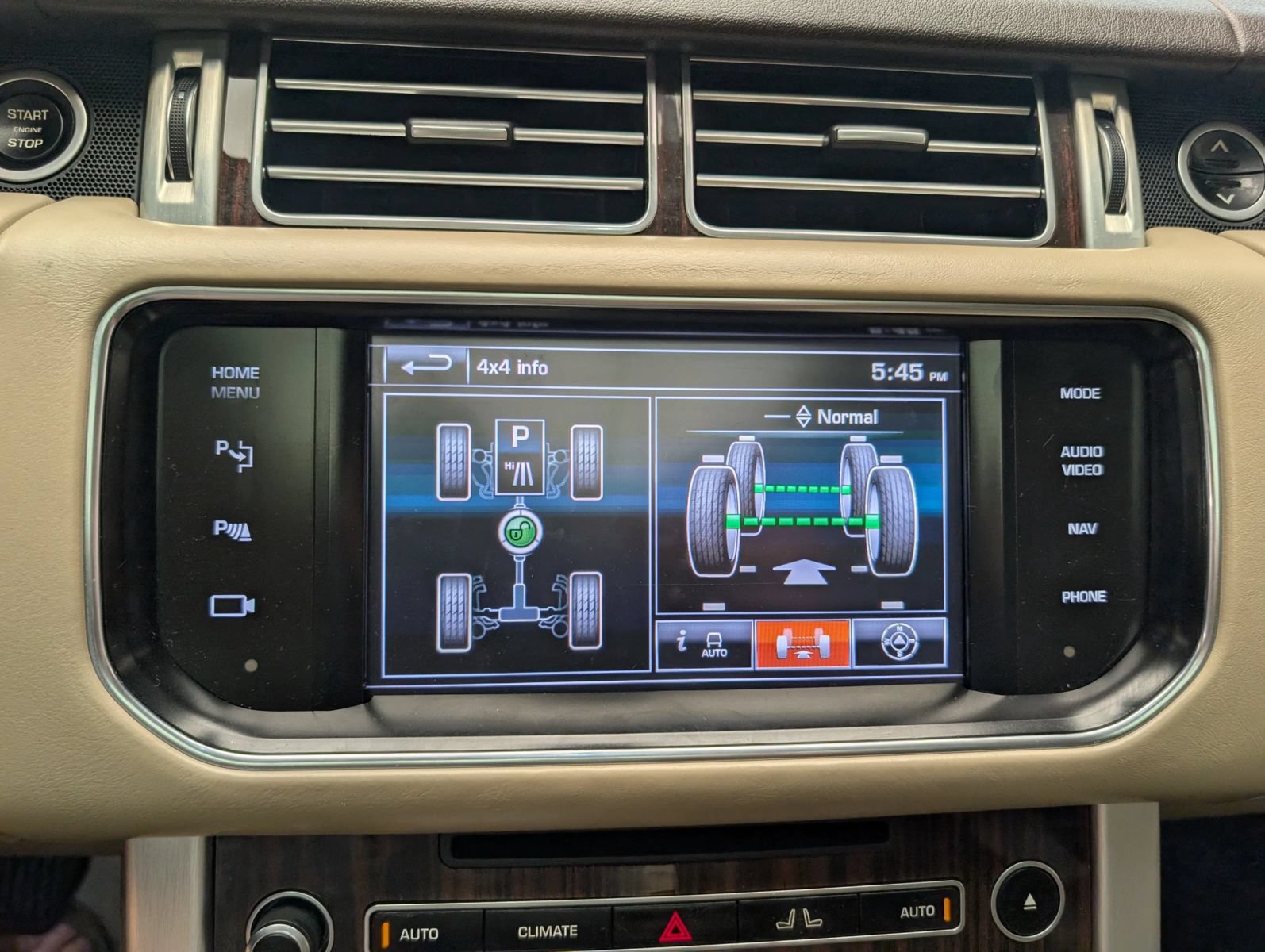 Used 2014 Land Rover Range Rover HSE AWD/4WD image 18