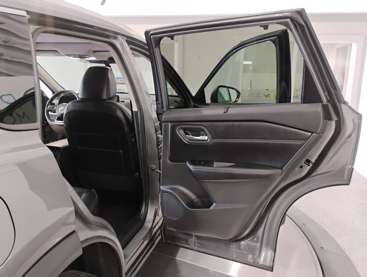 Used 2024 Nissan Rogue SV w/ SV Premium Package AWD/4WD image 45