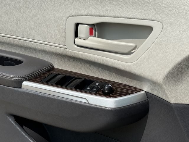 Certified 2023 Toyota Sienna LE FWD image 23