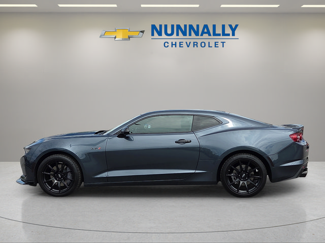 Used 2023 Chevrolet Camaro LT RWD image 2