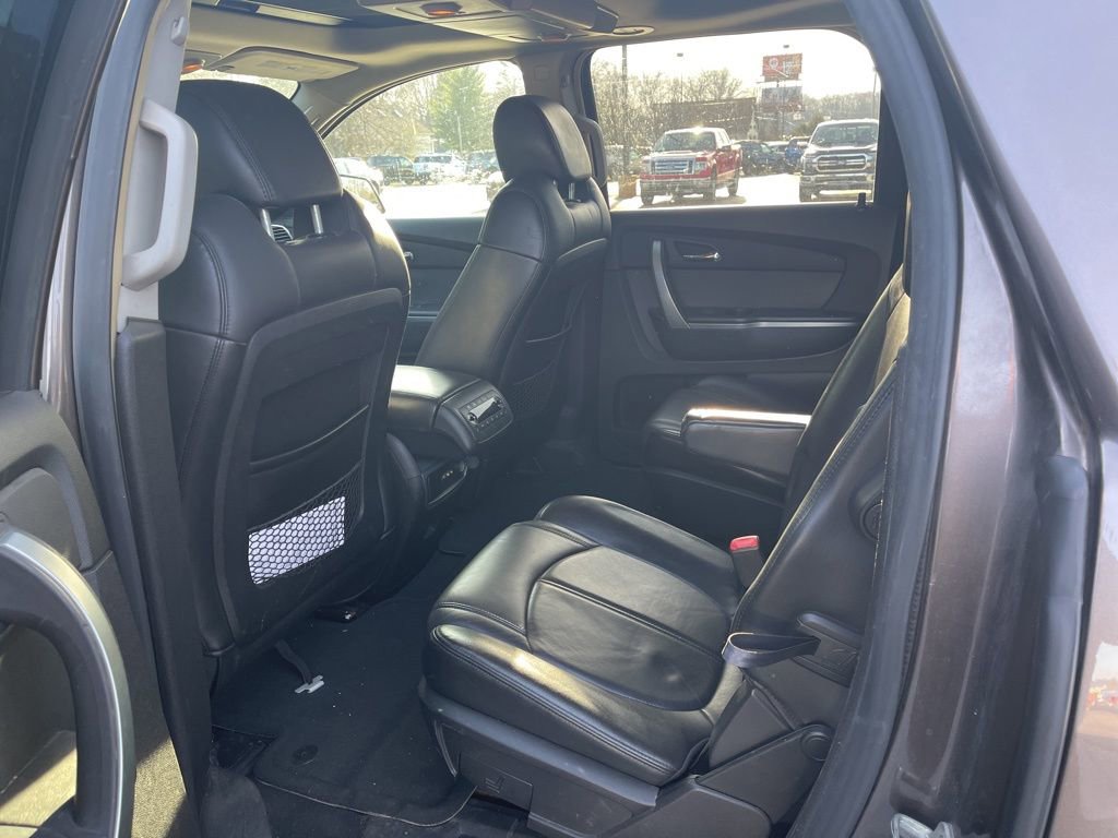 Used 2007 GMC Acadia SLT w/ Trailering Package AWD/4WD image 14