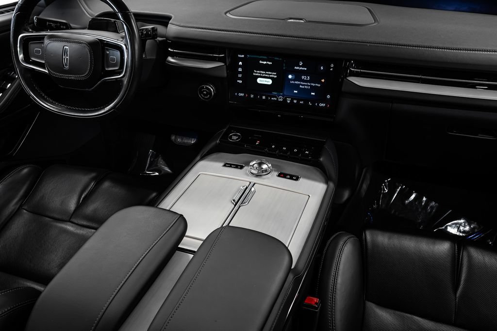 Used 2025 Lincoln Navigator L Reserve AWD/4WD image 24
