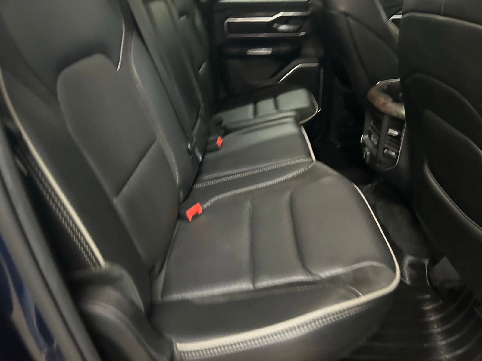 Used 2020 RAM 1500 Laramie AWD/4WD image 29