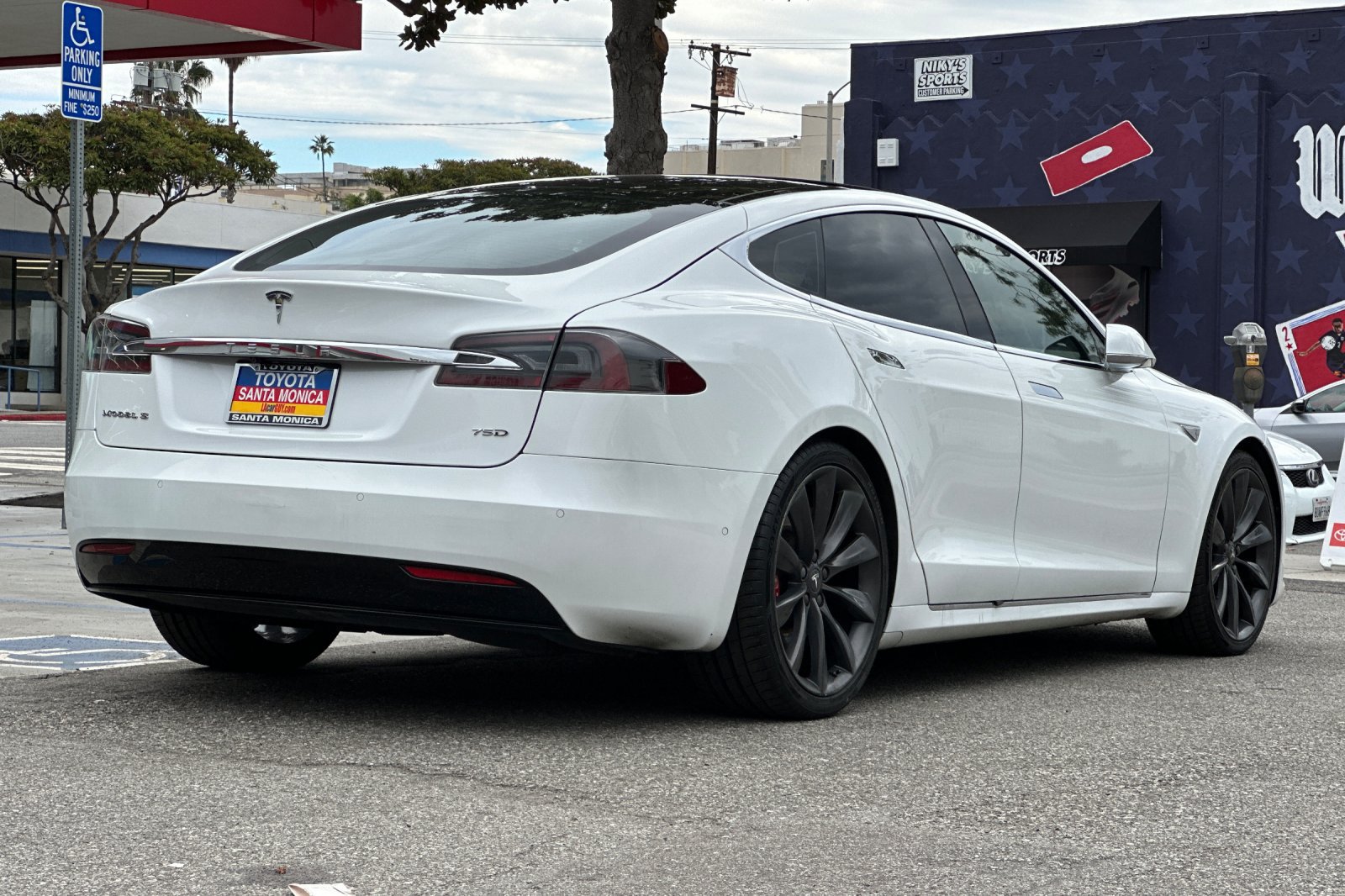 Used 2016 Tesla Model S 75D AWD/4WD image 4