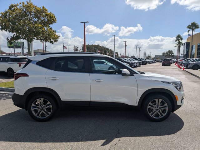 Used 2023 Kia Seltos S w/ Navigation Package FWD image 10