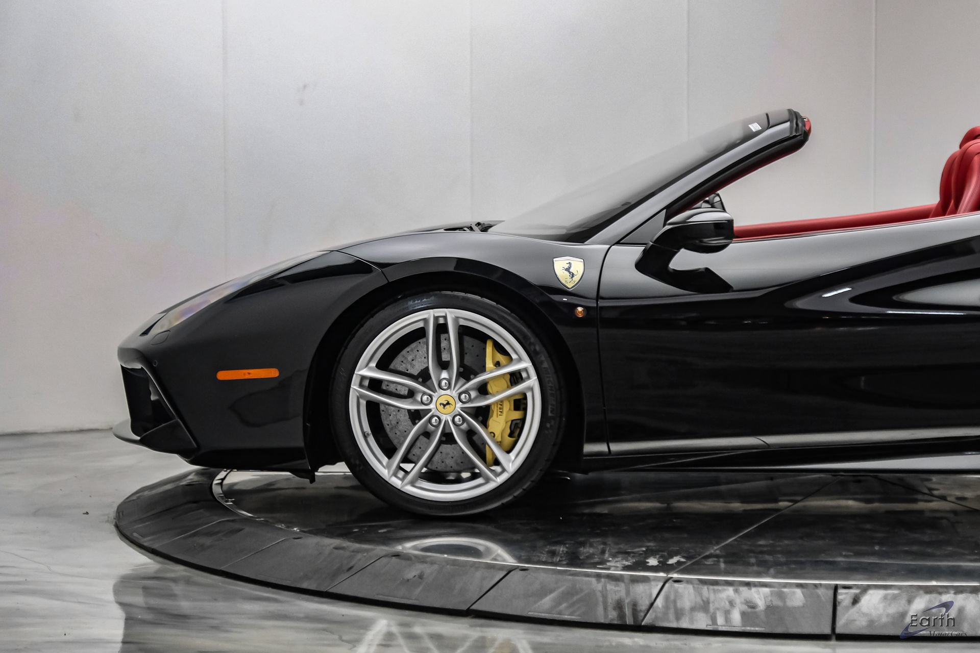 Used 2018 Ferrari 488 Spider RWD image 11
