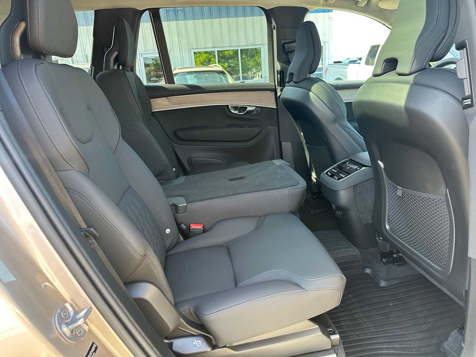 Used 2026 Volvo XC90 B6 Core w/ Protection Package Premier AWD/4WD image 12