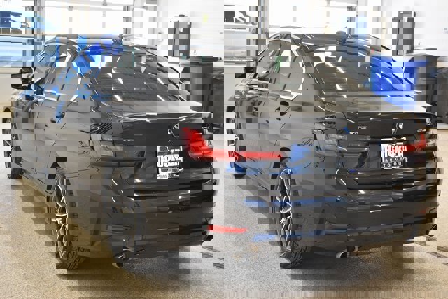 Used 2021 BMW 330i xDrive Sedan w/ Premium Package image 10