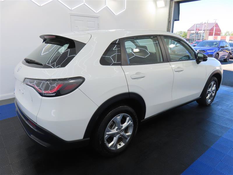 Used 2023 Honda HR-V LX image 14