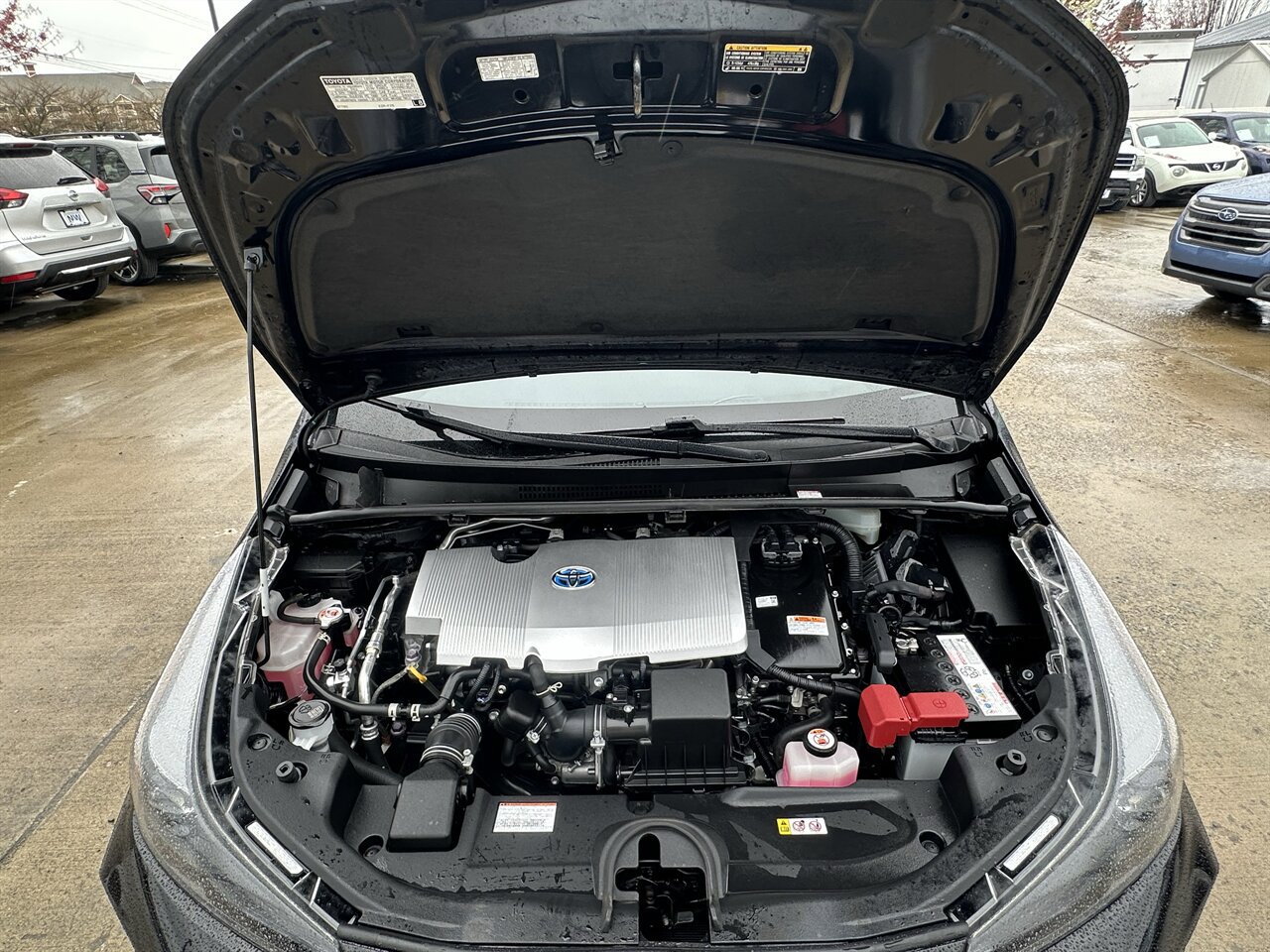Used 2022 Toyota Prius AWD image 32