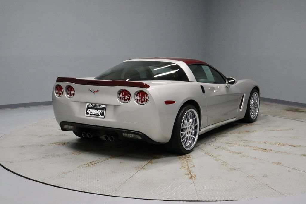 Used 2007 Chevrolet Corvette Coupe w/ Preferred Equipment Group RWD image 9