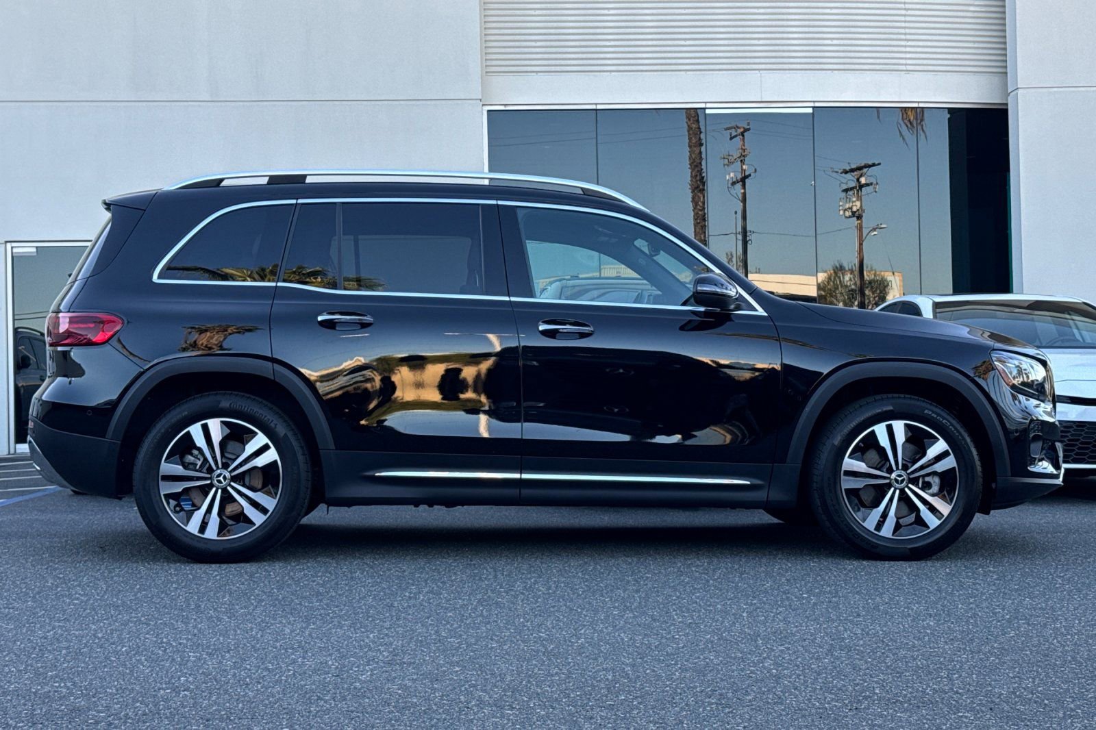 Certified 2025 Mercedes-Benz GLB 250 image 3