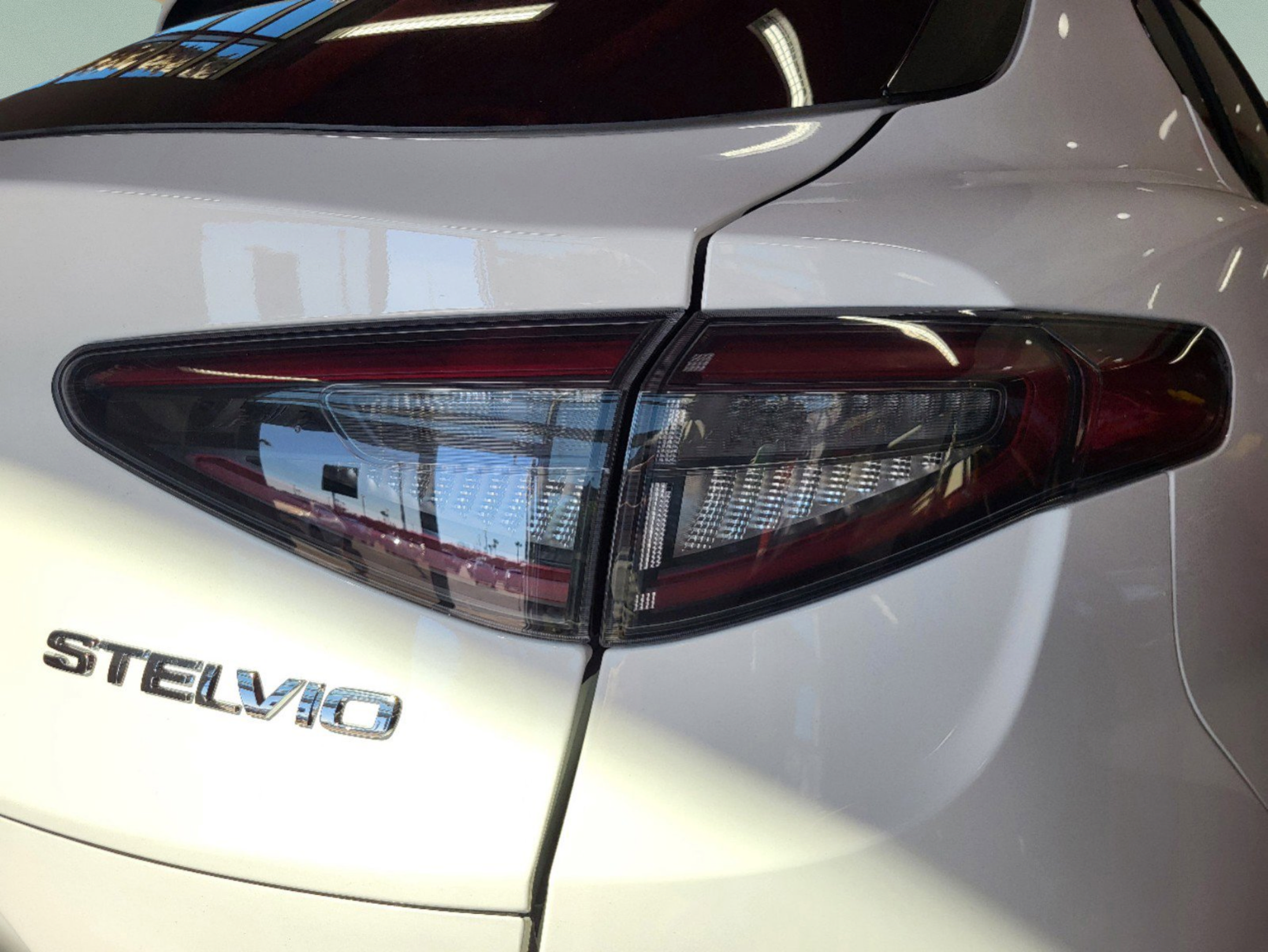 New 2025 Alfa Romeo Stelvio Sprint AWD/4WD image 20
