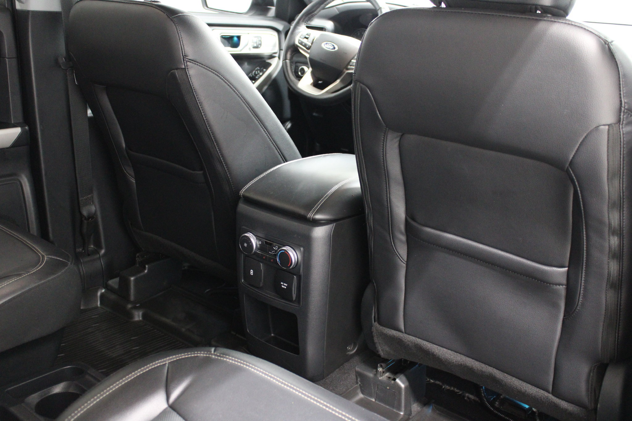 Used 2021 Ford Explorer Limited w/ Equipment Group 301A AWD/4WD image 23