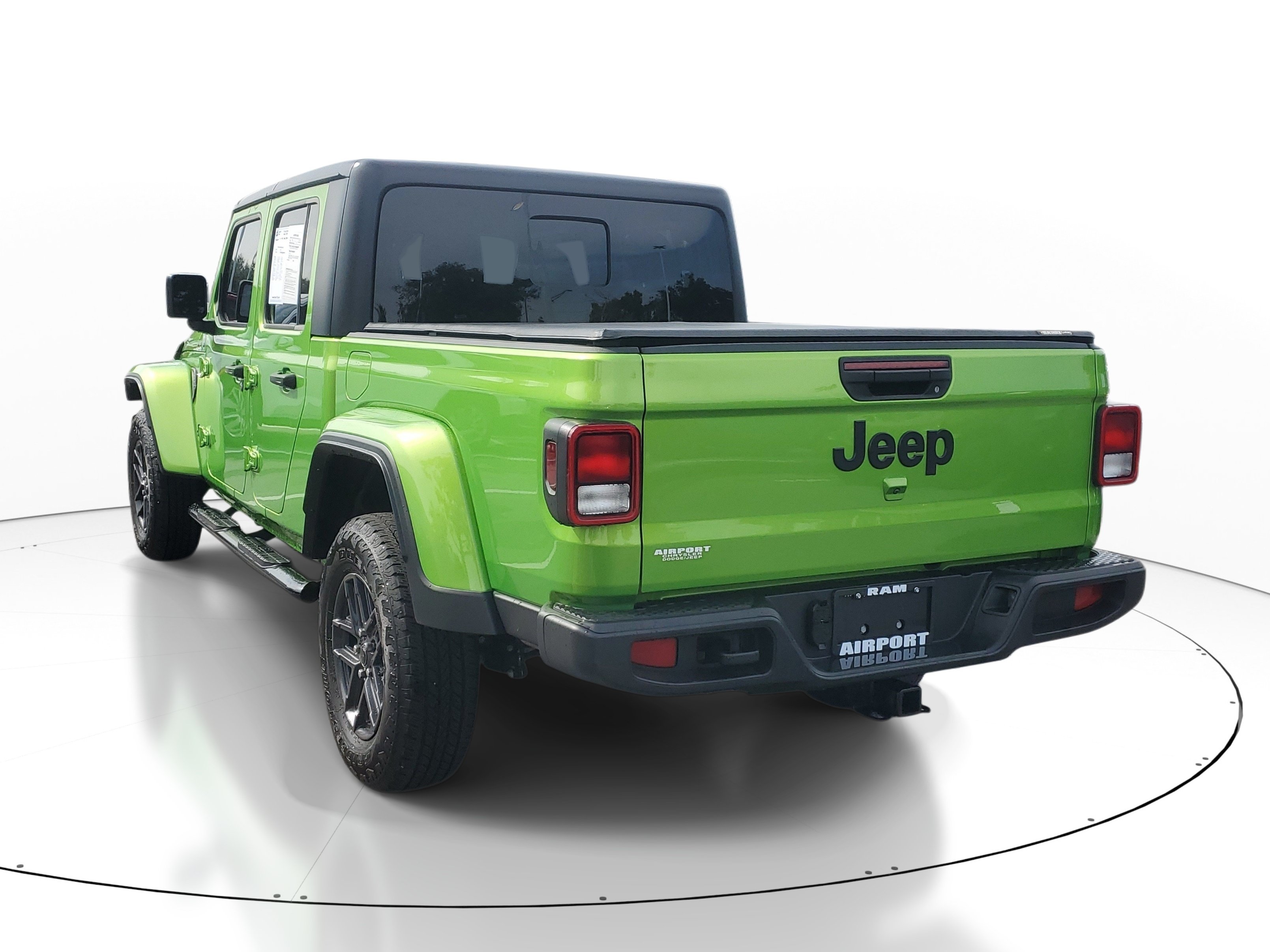 Used 2025 Jeep Gladiator Sport AWD/4WD image 5