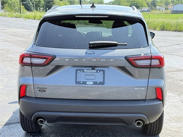 New 2025 Ford Escape ST-Line w/ Cold Weather Package image 10