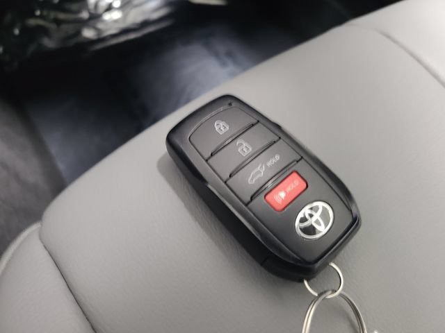Certified 2026 Toyota Highlander XLE AWD/4WD image 48