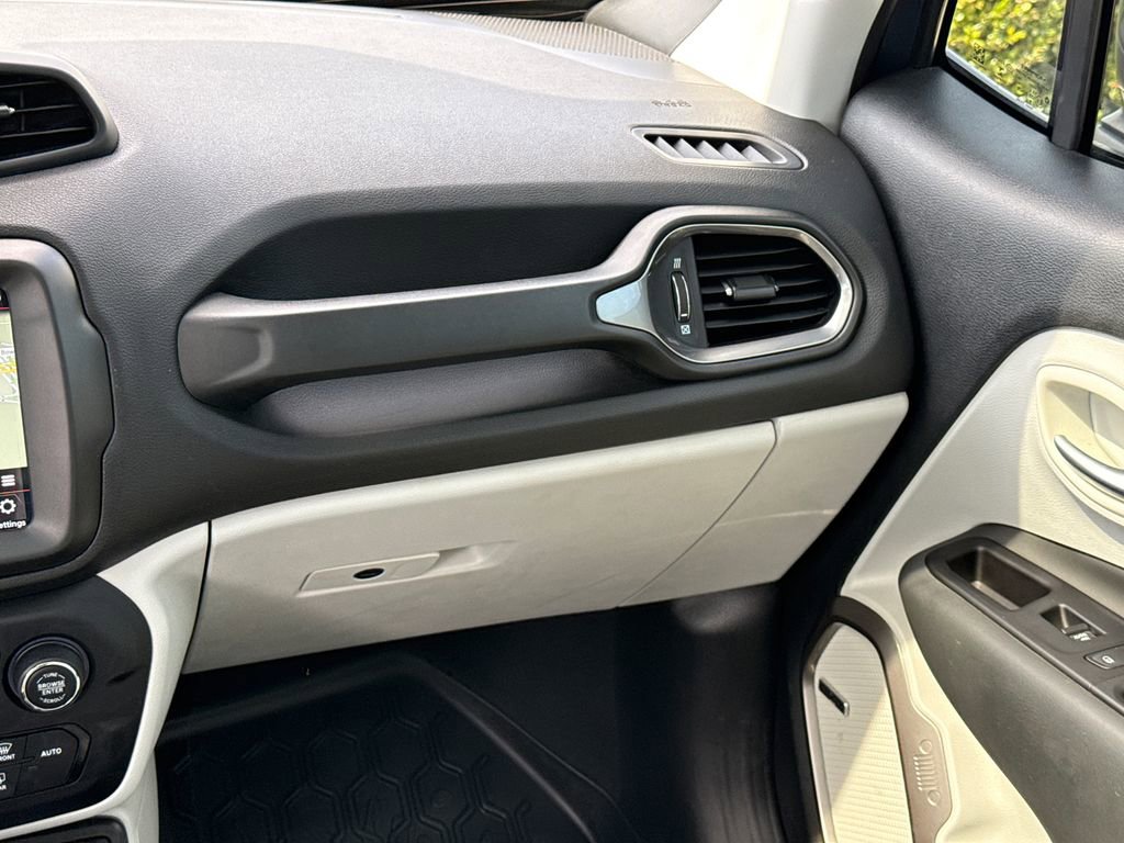 Used 2021 Jeep Renegade Limited w/ Sun & Sound Group image 17