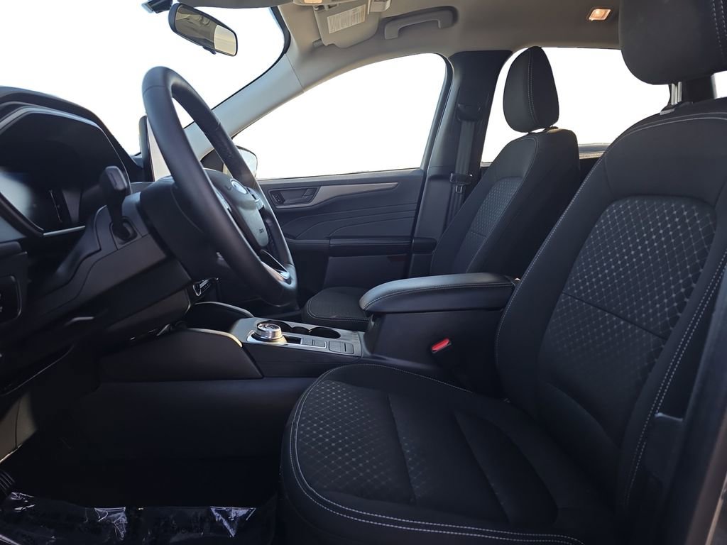 Used 2024 Ford Escape Active w/ Cold Weather Package image 10