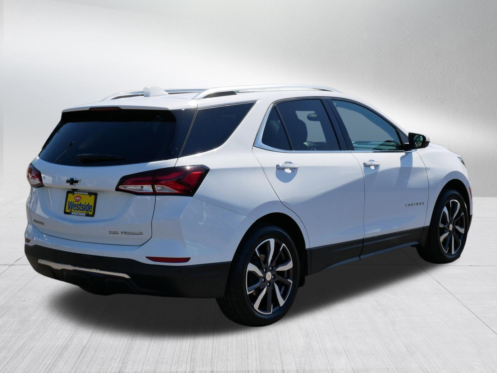 Used 2022 Chevrolet Equinox Premier AWD/4WD image 7