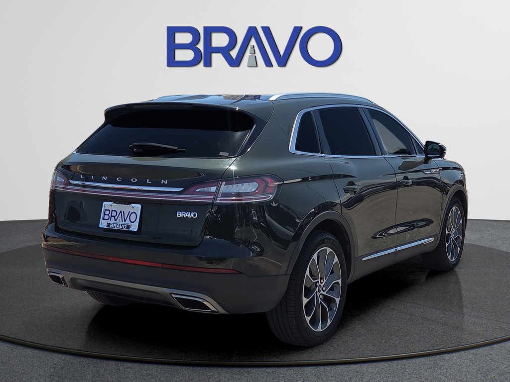Used 2022 Lincoln Nautilus Reserve w/ Luxury Package FWD image 4