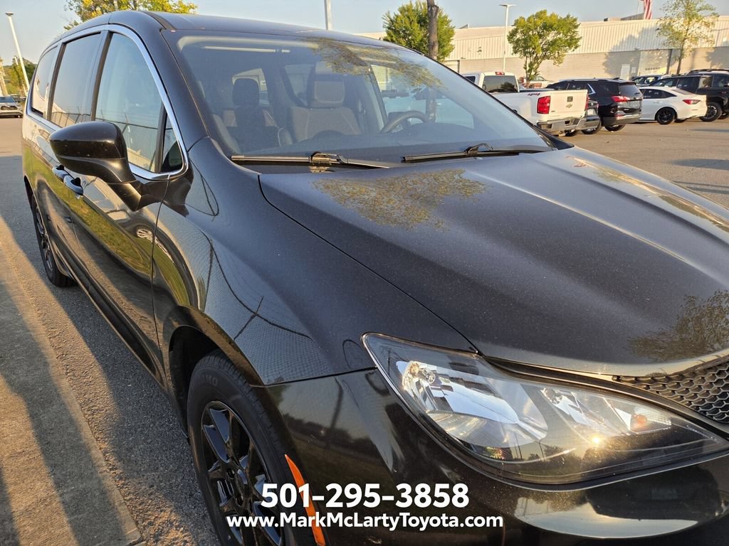 Used 2022 Chrysler Voyager LX FWD image 8