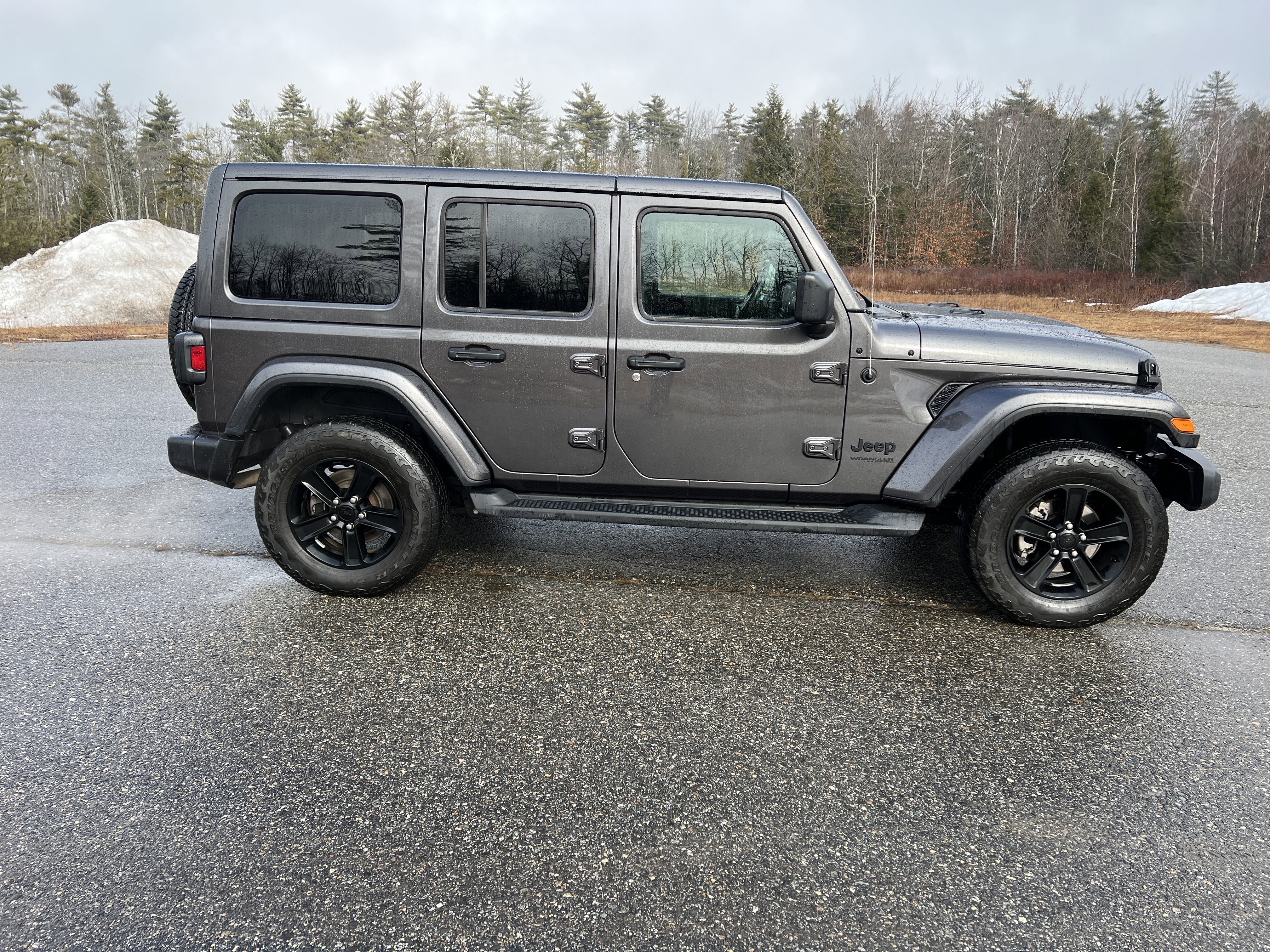 Used 2021 Jeep Wrangler Unlimited Sahara image 4