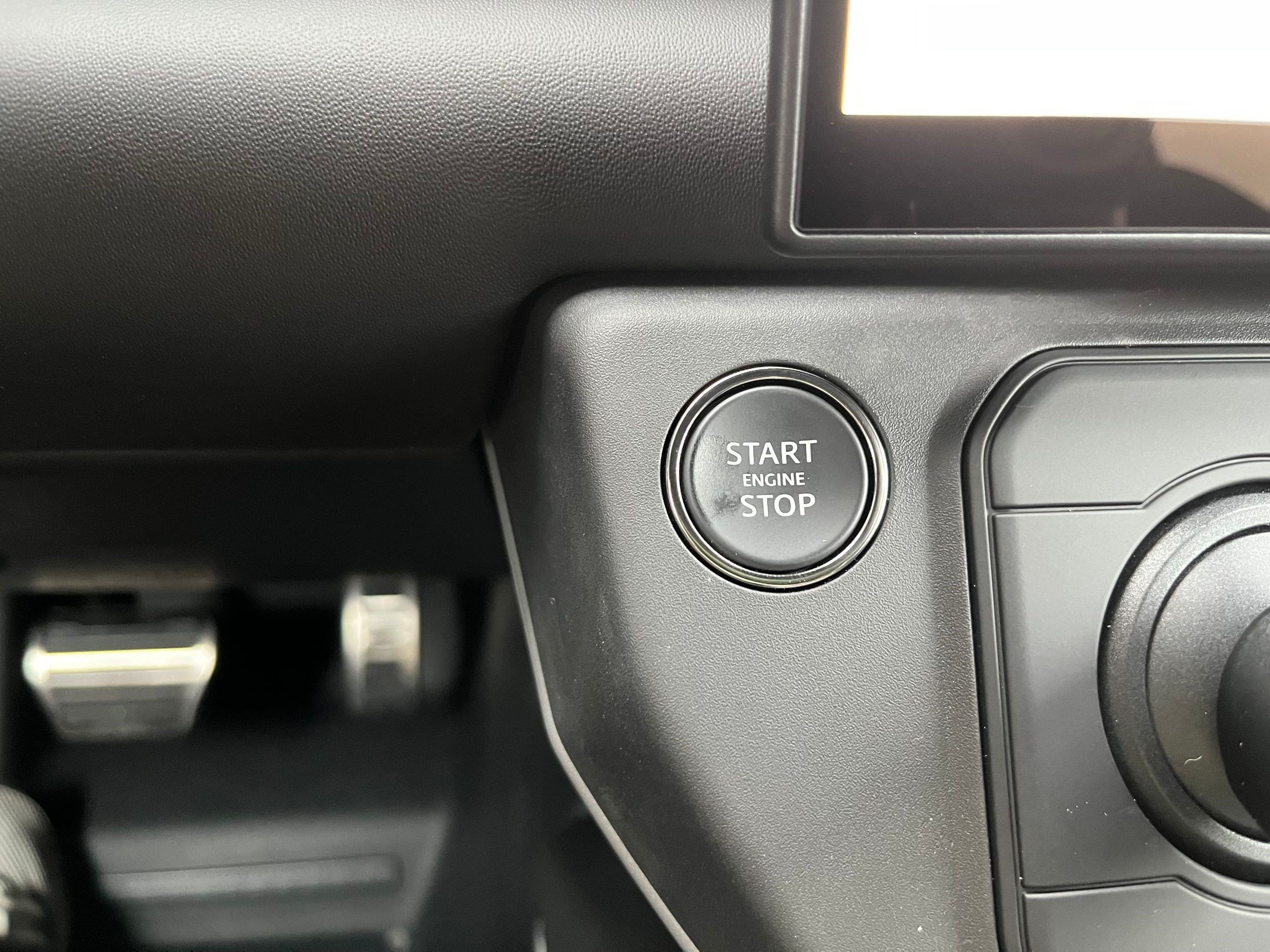 New 2026 Land Rover Defender 110 V8 AWD/4WD image 28