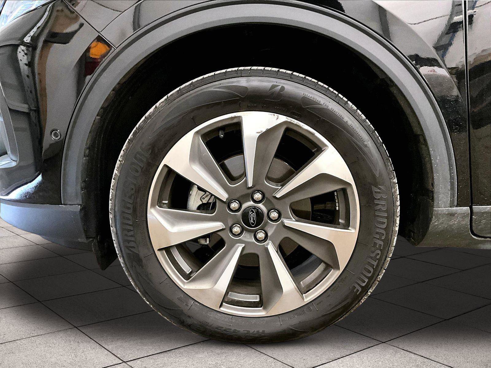 Used 2024 Ford Escape Platinum w/ Premium Technology Package AWD/4WD image 8