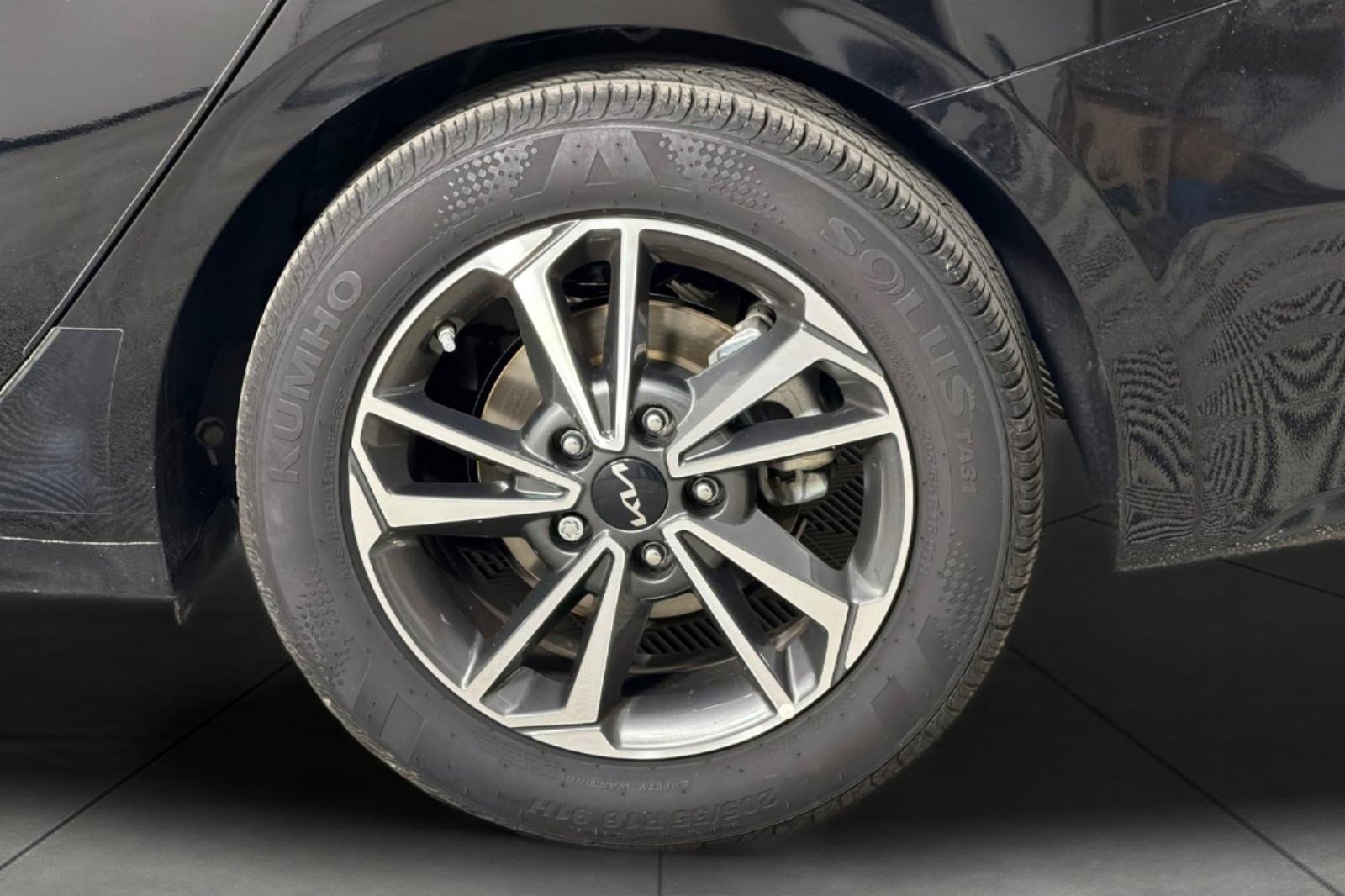 Used 2023 Kia Forte LXS image 22