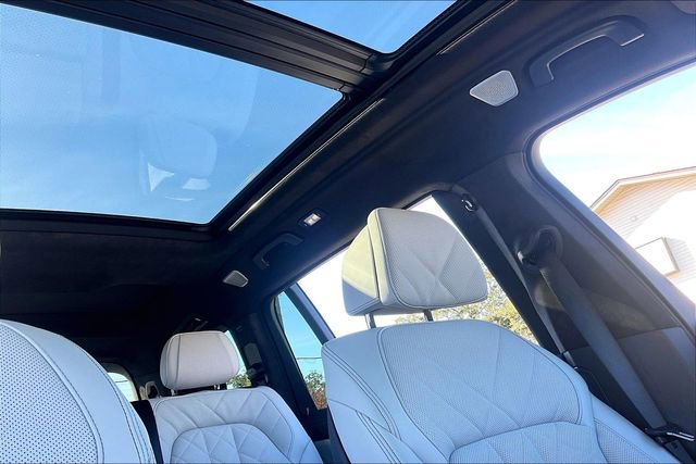Used 2026 BMW X7 xDrive40i w/ Executive Package image 28