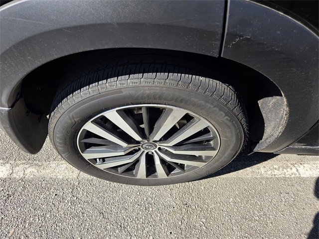 Used 2025 Nissan Pathfinder Platinum image 9