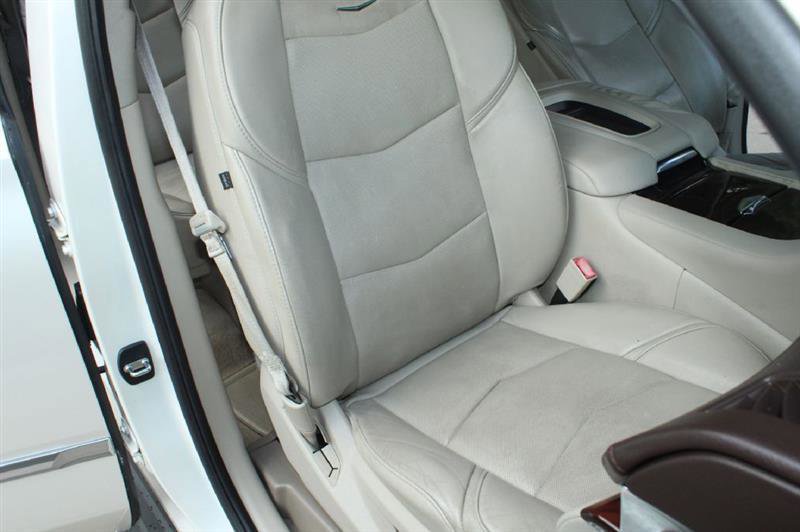 Used 2015 Cadillac Escalade ESV Luxury RWD image 17