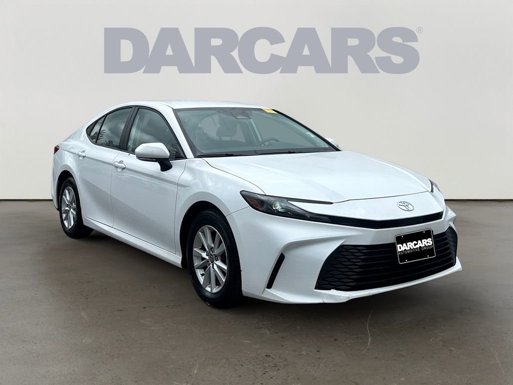 Used 2025 Toyota Camry LE image 1