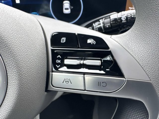 Used 2024 Hyundai Elantra SEL image 24