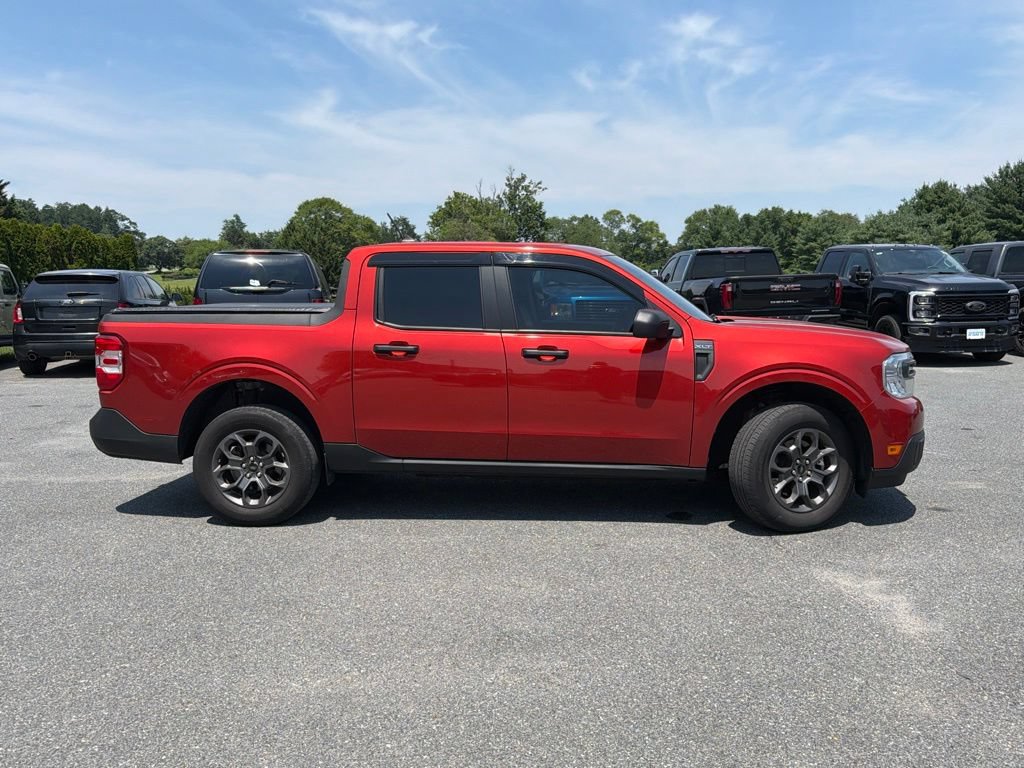 Used 2023 Ford Maverick XLT FWD image 2