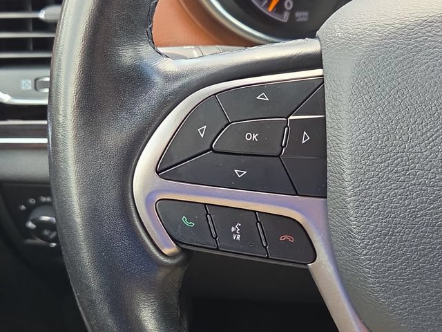 Used 2020 Jeep Grand Cherokee Overland RWD image 25