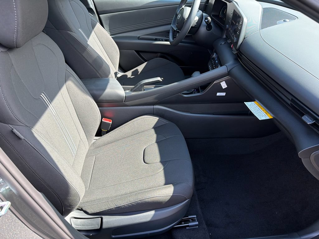 New 2026 Hyundai Elantra Sport FWD image 14