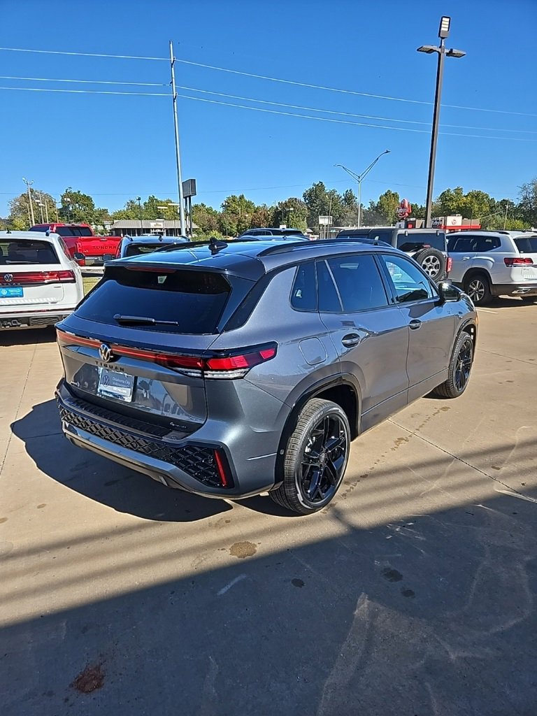 New 2026 Volkswagen Tiguan SE R-Line image 5